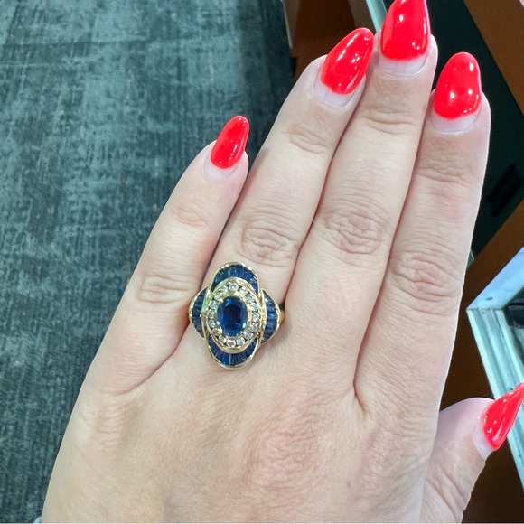 14k Yellow Gold Diamond & Sapphire Ring - Picture 9 of 10